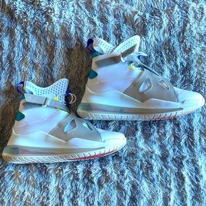 Jordan Air Latititude 720s in White Aqua